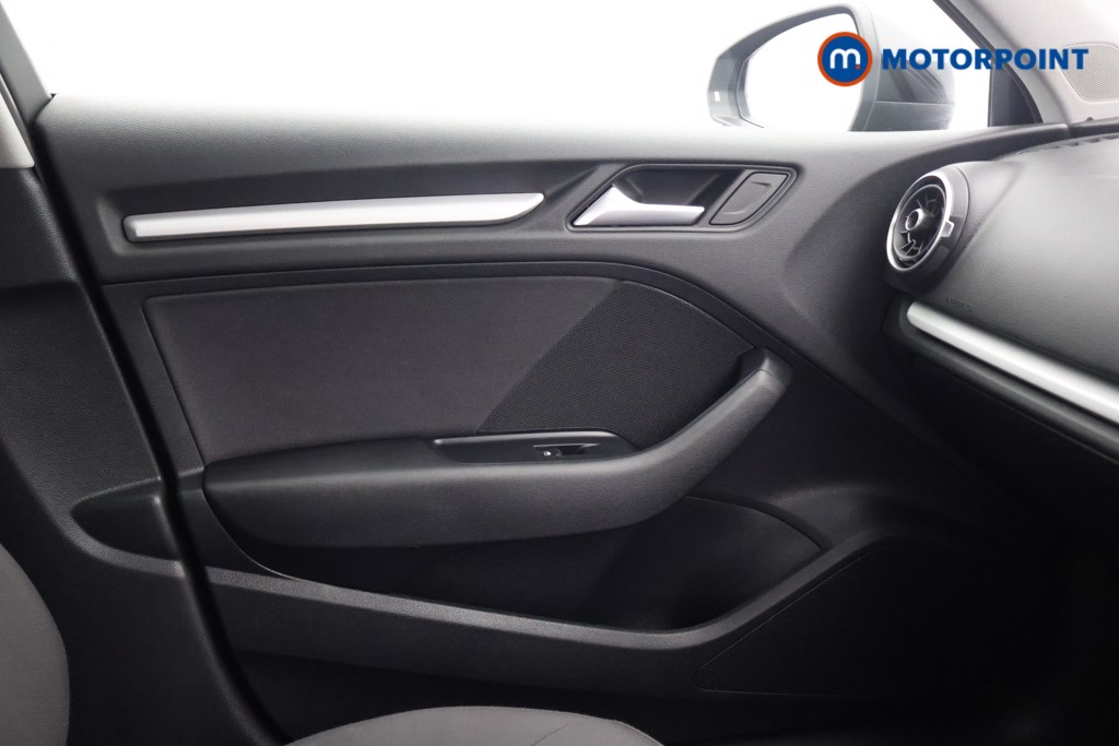 Audi A3 Se Technik Manual Petrol Hatchback - Stock Number (1600563) - 16th supplementary image