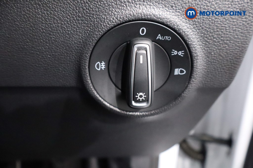 Volkswagen T-Roc Design Automatic Petrol SUV - Stock Number (1600963) - 17th supplementary image