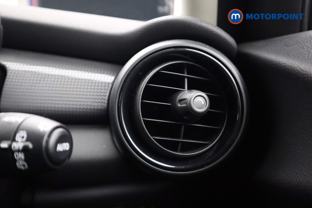 Mini Hatchback Cooper Classic Manual Petrol Hatchback - Stock Number (1601600) - 9th supplementary image