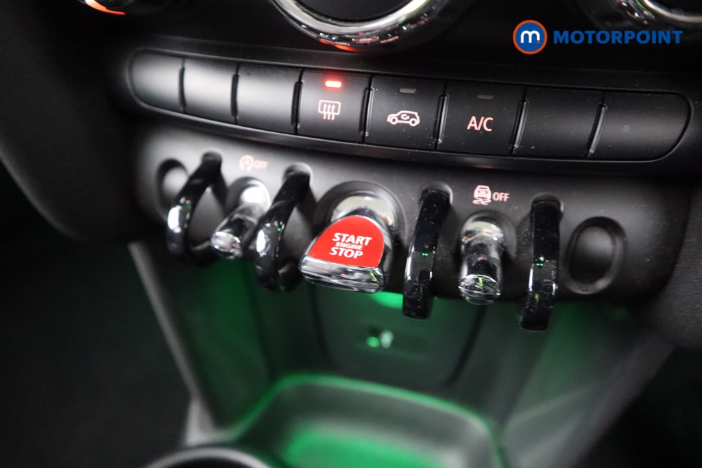 Mini Hatchback Cooper Classic Manual Petrol Hatchback - Stock Number (1601600) - 13th supplementary image