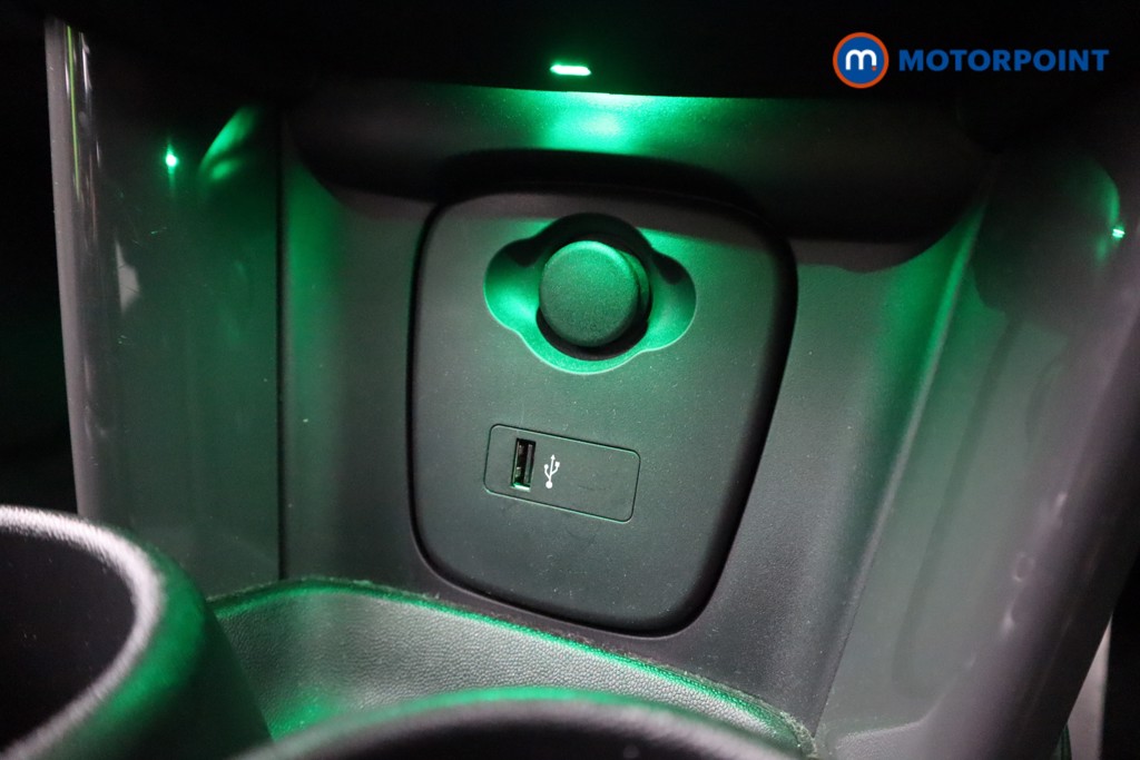 Mini Hatchback Cooper Classic Manual Petrol Hatchback - Stock Number (1601600) - 14th supplementary image