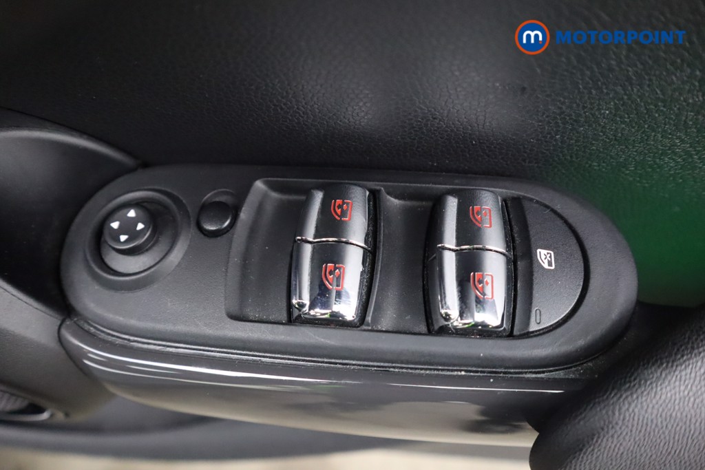 Mini Hatchback Cooper Classic Manual Petrol Hatchback - Stock Number (1601600) - 21st supplementary image