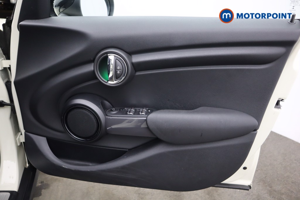 Mini Hatchback Cooper Classic Manual Petrol Hatchback - Stock Number (1601600) - 23rd supplementary image