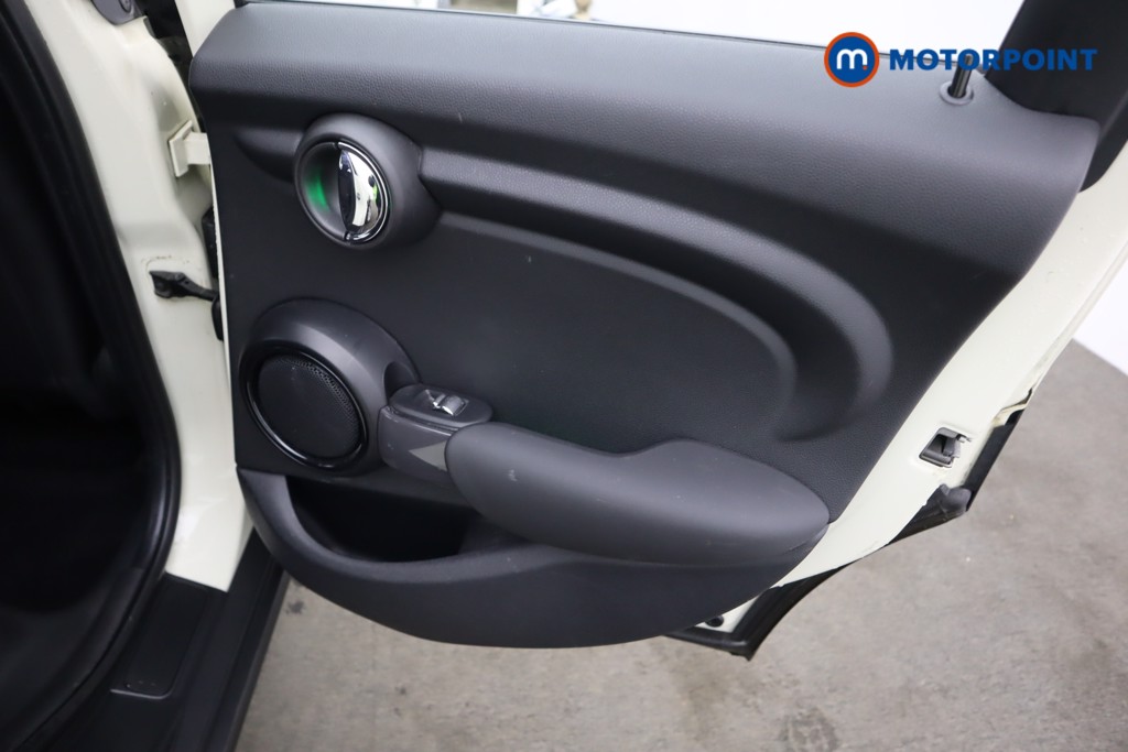 Mini Hatchback Cooper Classic Manual Petrol Hatchback - Stock Number (1601600) - 28th supplementary image