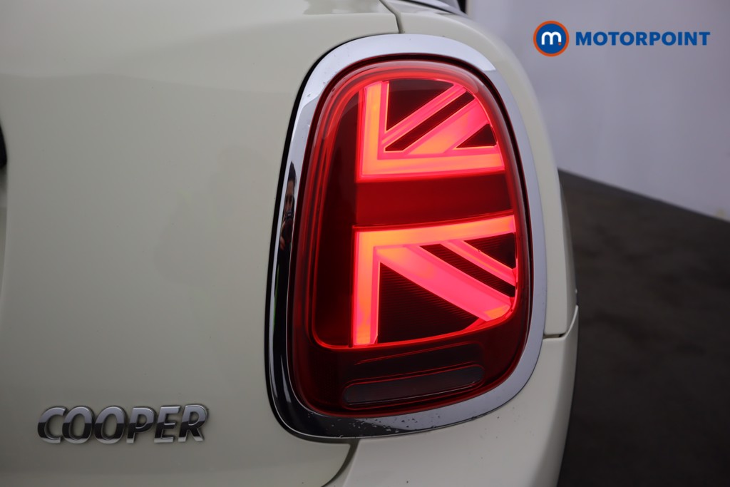 Mini Hatchback Cooper Classic Manual Petrol Hatchback - Stock Number (1601600) - 29th supplementary image