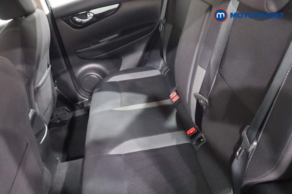 Nissan Qashqai Acenta Premium Automatic Petrol SUV - Stock Number (1599933) - 5th supplementary image