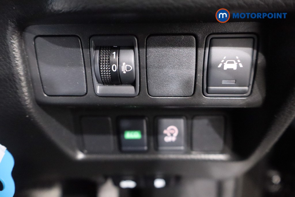 Nissan Qashqai Acenta Premium Automatic Petrol SUV - Stock Number (1599933) - 19th supplementary image