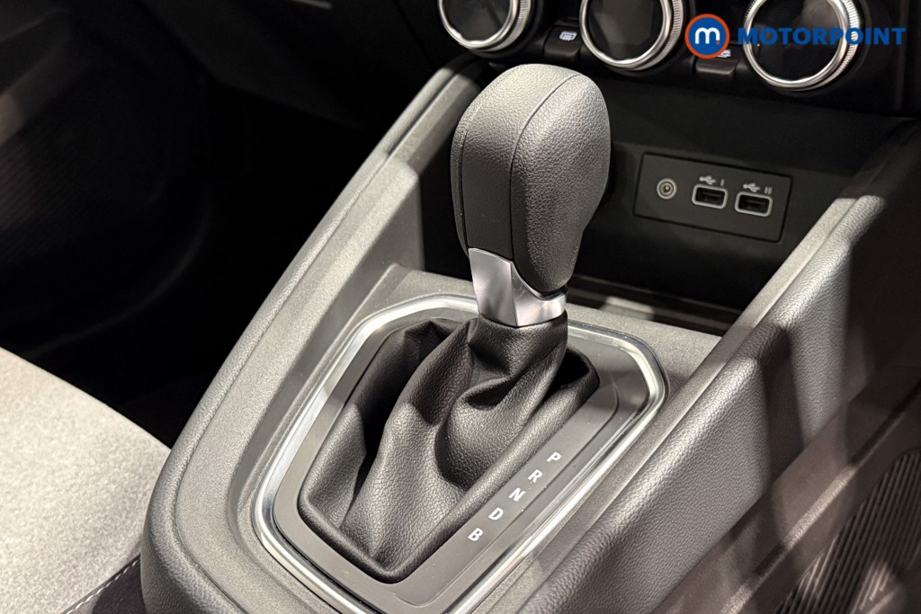 Renault Clio Evolution Automatic Petrol-Electric Hybrid Hatchback - Stock Number (1600189) - 15th supplementary image