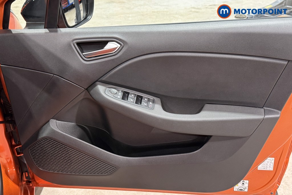 Renault Clio Evolution Automatic Petrol-Electric Hybrid Hatchback - Stock Number (1600189) - 22nd supplementary image