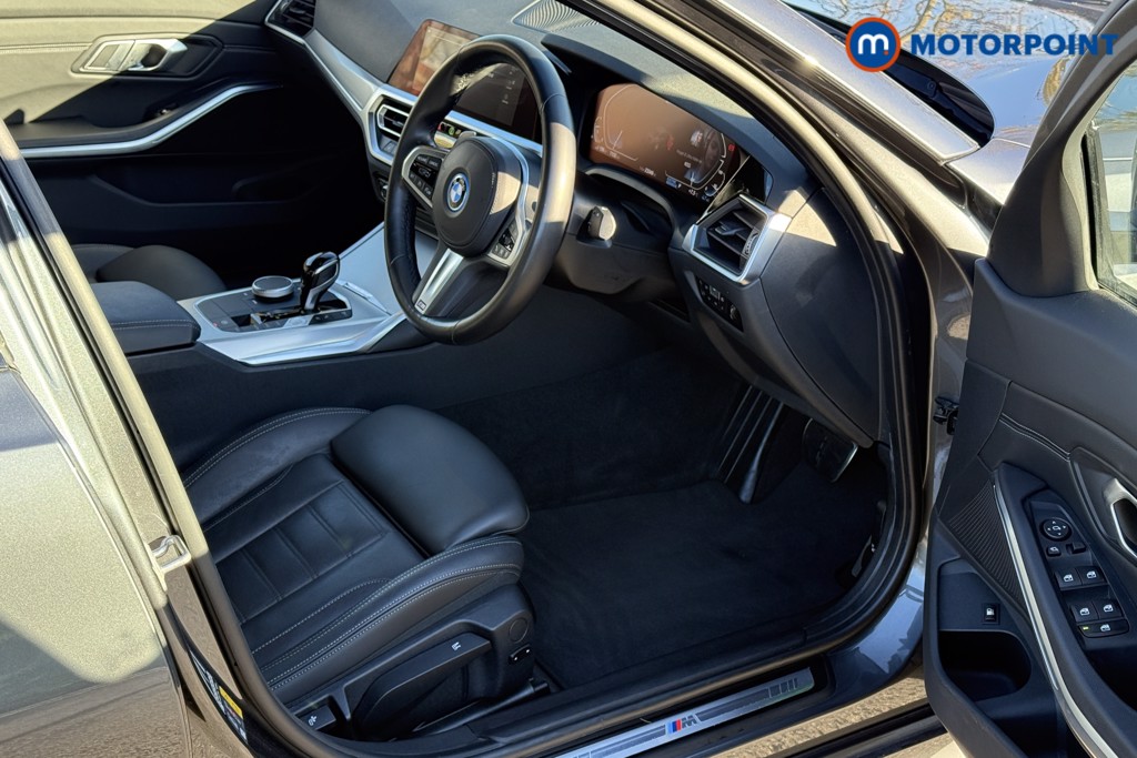 BMW 3 Series M Sport Automatic Petrol Plug-In Hybrid Saloon - Stock Number (1599704) - 1st supplementary image