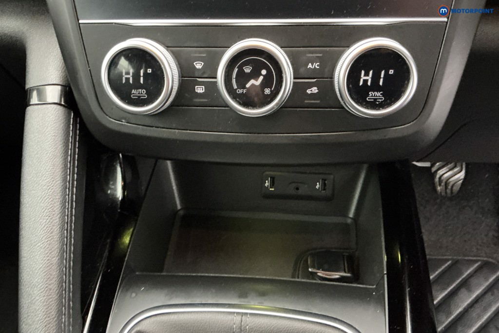 Renault Kadjar Iconic Manual Petrol SUV - Stock Number (1575925) - 17th supplementary image