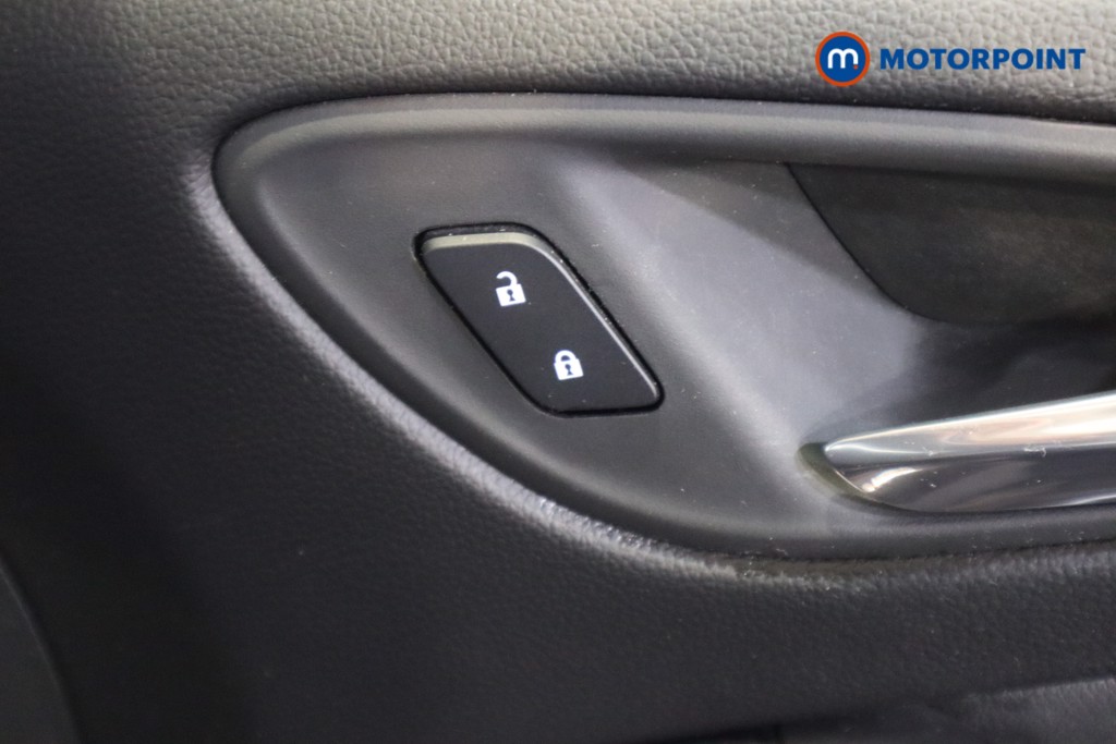 Vauxhall Astra Elite Nav Manual Petrol Hatchback - Stock Number (1579658) - 13th supplementary image