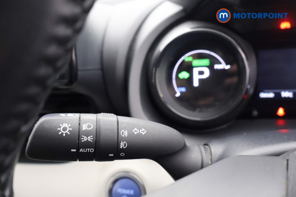 Toyota Yaris Excel Automatic Petrol-Electric Hybrid Hatchback - Stock Number (1582300) - 5th supplementary image