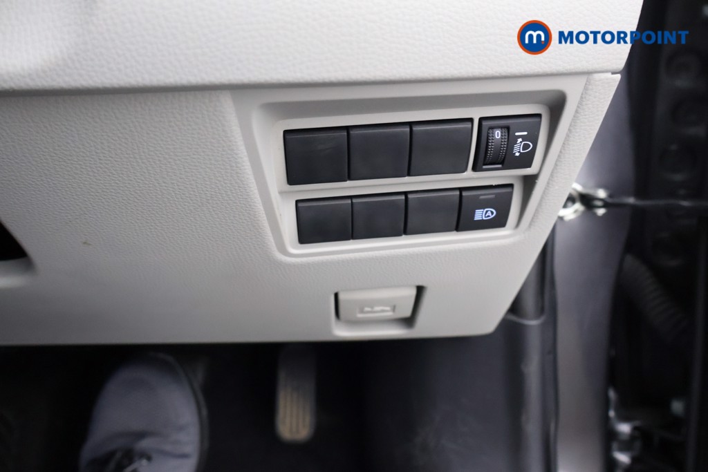 Toyota Yaris Excel Automatic Petrol-Electric Hybrid Hatchback - Stock Number (1582300) - 6th supplementary image