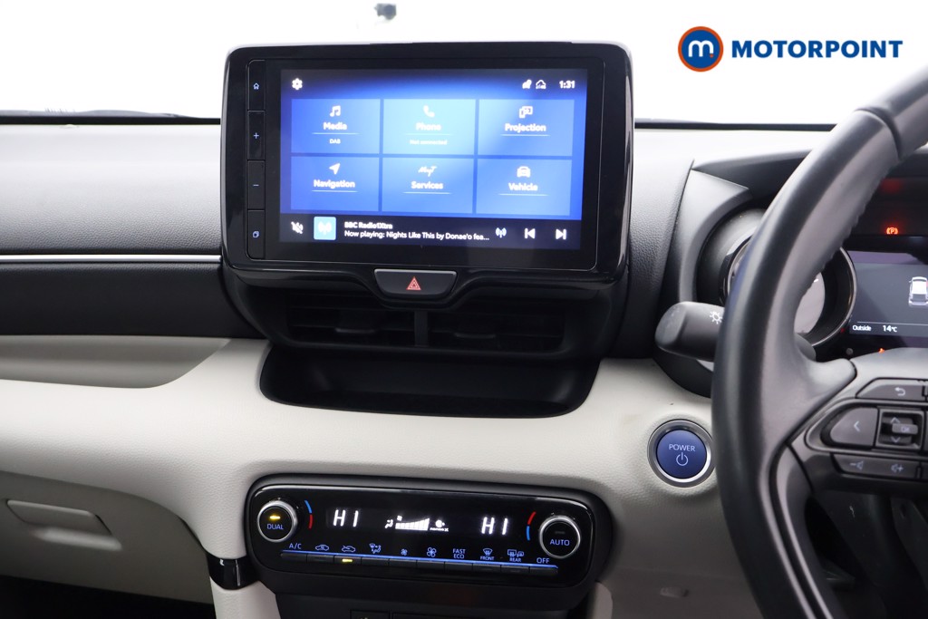 Toyota Yaris Excel Automatic Petrol-Electric Hybrid Hatchback - Stock Number (1582300) - 7th supplementary image