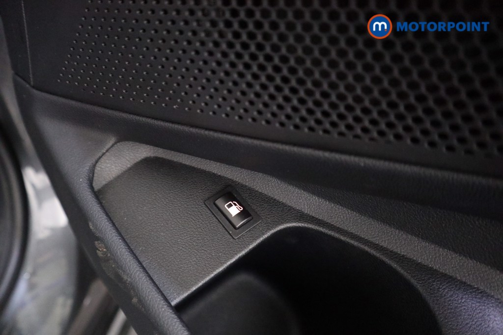 BMW 3 Series M Sport Automatic Petrol Plug-In Hybrid Saloon - Stock Number (1587047) - 12th supplementary image