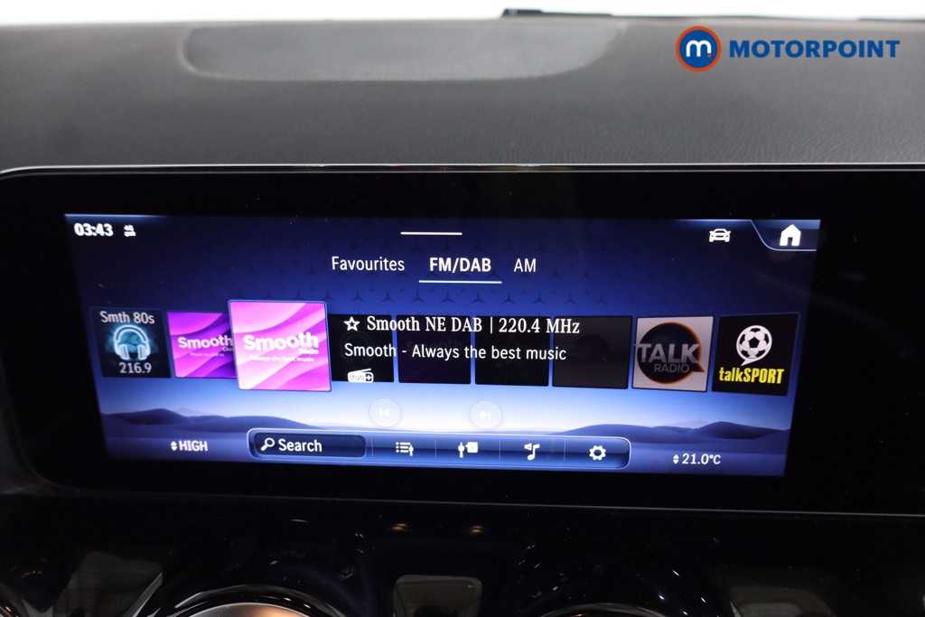 Mercedes-Benz GLA Amg Line Automatic Petrol SUV - Stock Number (1591323) - 8th supplementary image