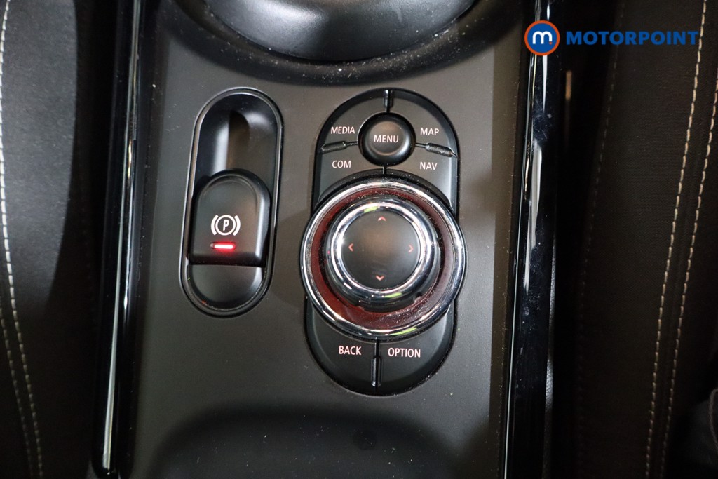 Mini Clubman Cooper Sport Manual Petrol Estate - Stock Number (1593695) - 12th supplementary image