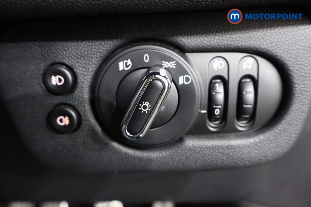 Mini Clubman Cooper Sport Manual Petrol Estate - Stock Number (1593695) - 17th supplementary image