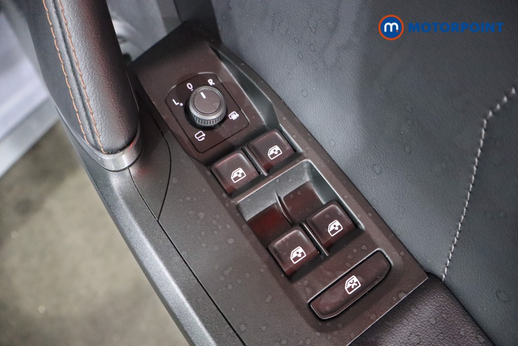 Cupra Leon Vz2 Design Edition Automatic Petrol Plug-In Hybrid Hatchback - Stock Number (1594049) - 19th supplementary image