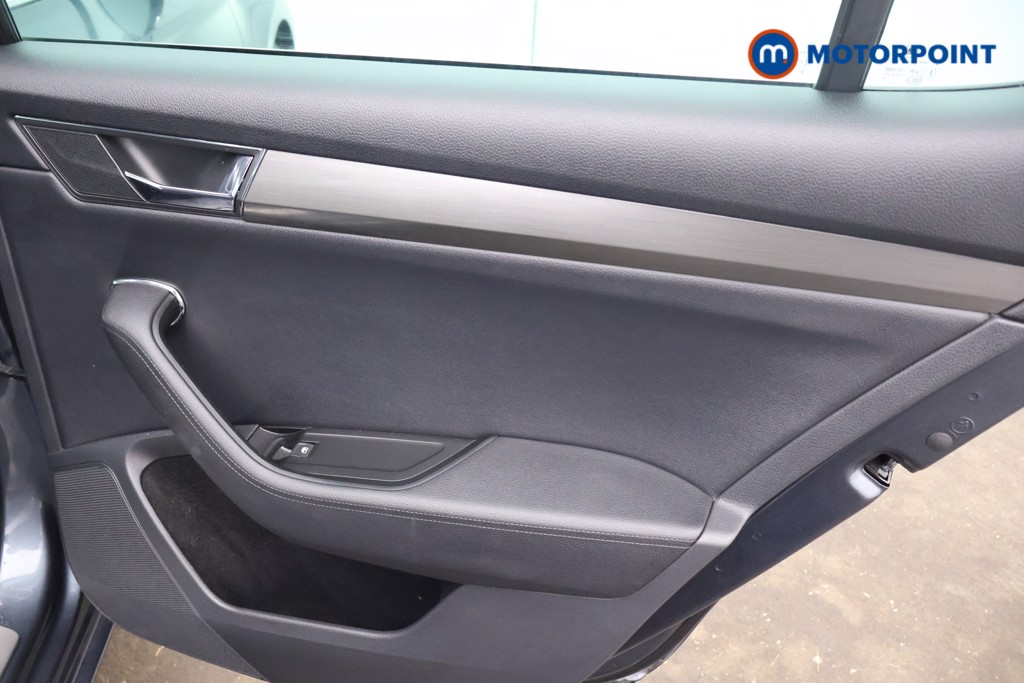 Skoda Superb Se L Manual Diesel Hatchback - Stock Number (1594904) - 21st supplementary image