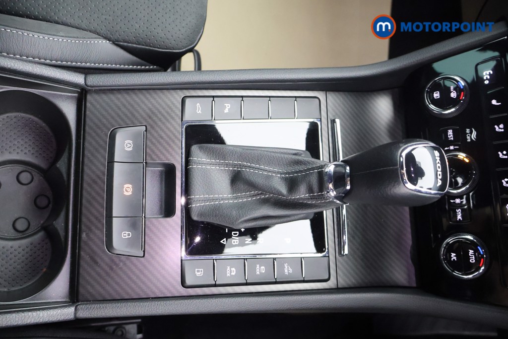 Skoda Superb Sport Line Plus Automatic Petrol Plug-In Hybrid Estate - Stock Number (1595185) - 9th supplementary image