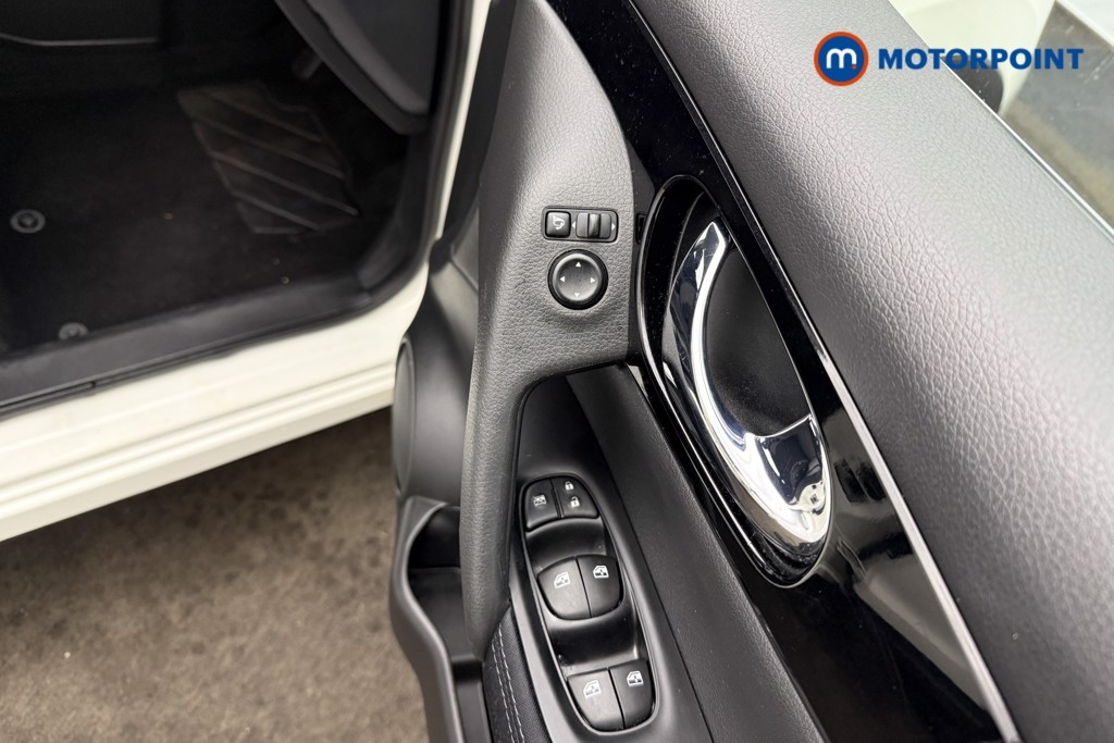 Nissan Qashqai Acenta Premium Manual Petrol SUV - Stock Number (1595282) - 14th supplementary image