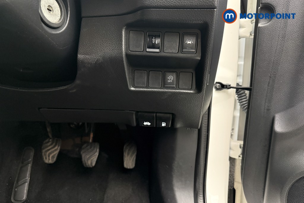 Nissan Qashqai Acenta Premium Manual Petrol SUV - Stock Number (1595282) - 18th supplementary image