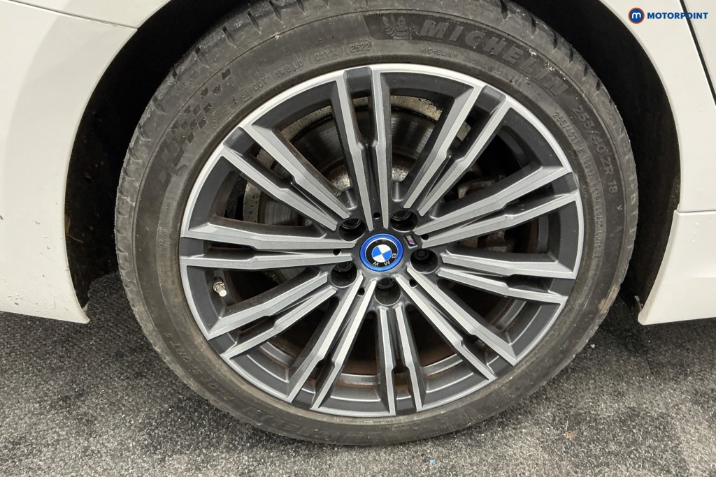 BMW 3 Series M Sport Automatic Petrol Plug-In Hybrid Estate - Stock Number (1595843) - 32nd supplementary image