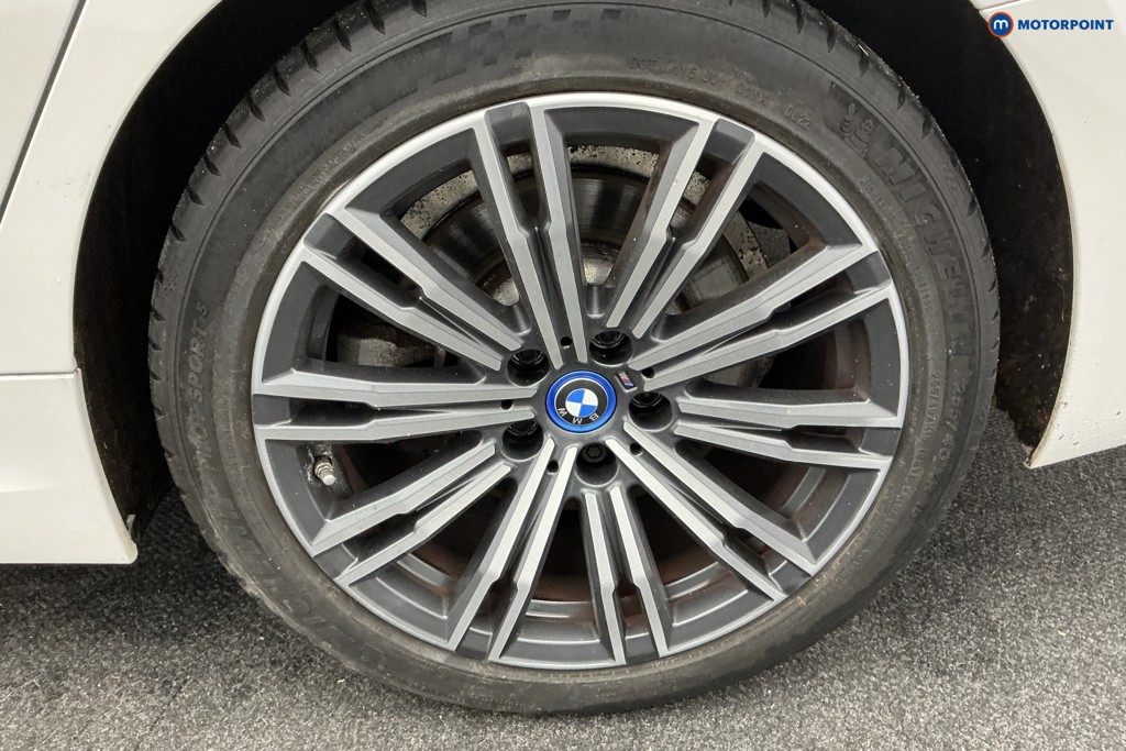 BMW 3 Series M Sport Automatic Petrol Plug-In Hybrid Estate - Stock Number (1595843) - 35th supplementary image