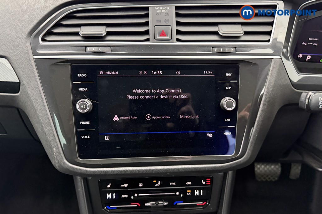 Volkswagen Tiguan Elegance Automatic Petrol SUV - Stock Number (1596480) - 2nd supplementary image