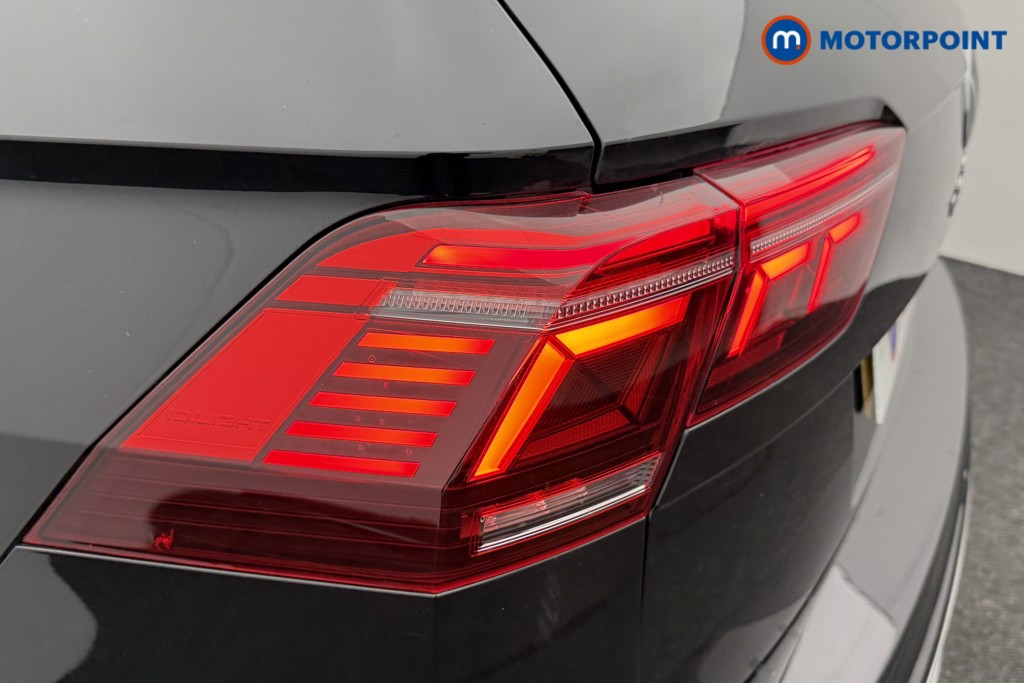 Volkswagen Tiguan Elegance Automatic Petrol SUV - Stock Number (1596480) - 28th supplementary image