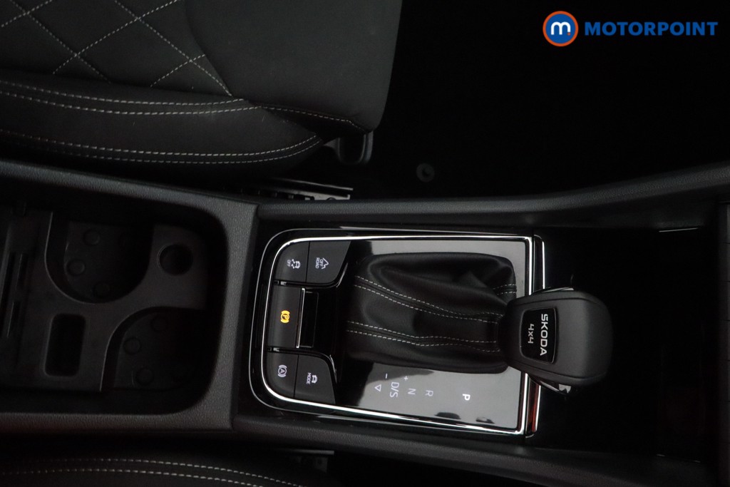 Skoda Karoq Sportline Edition Automatic Petrol SUV - Stock Number (1596540) - 9th supplementary image