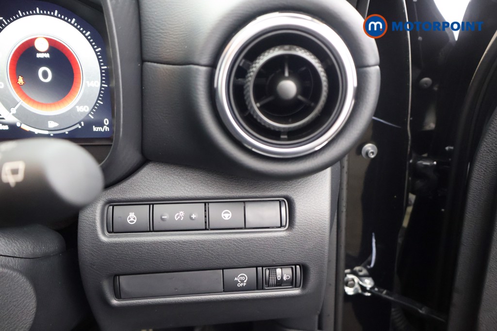 Nissan Juke Tekna Automatic Petrol SUV - Stock Number (1596672) - 7th supplementary image