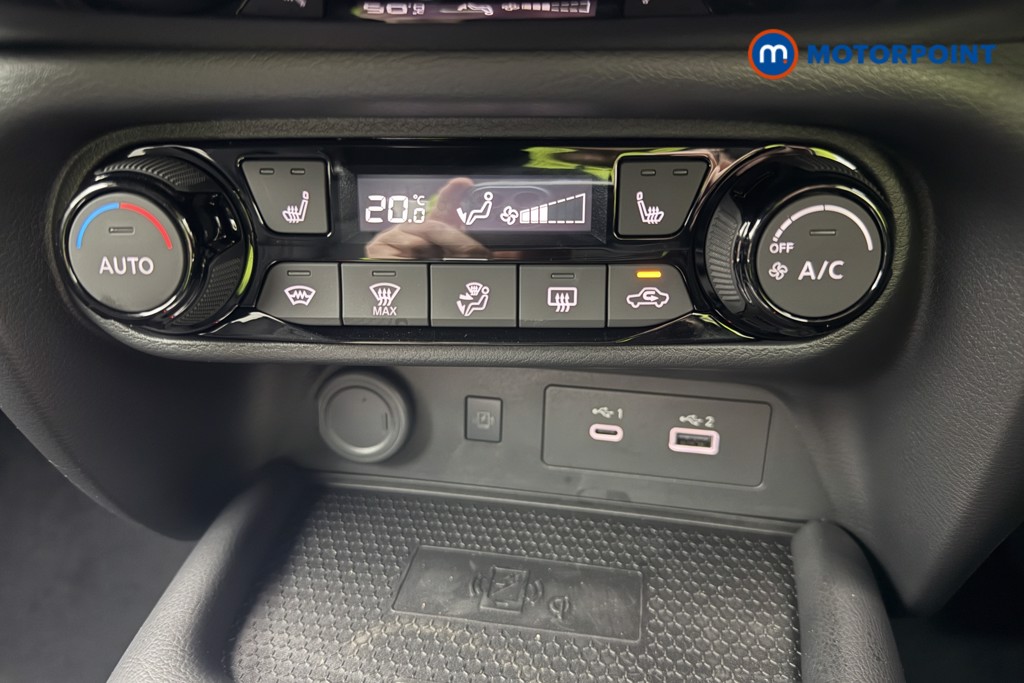 Nissan Juke Tekna Automatic Petrol SUV - Stock Number (1596698) - 8th supplementary image