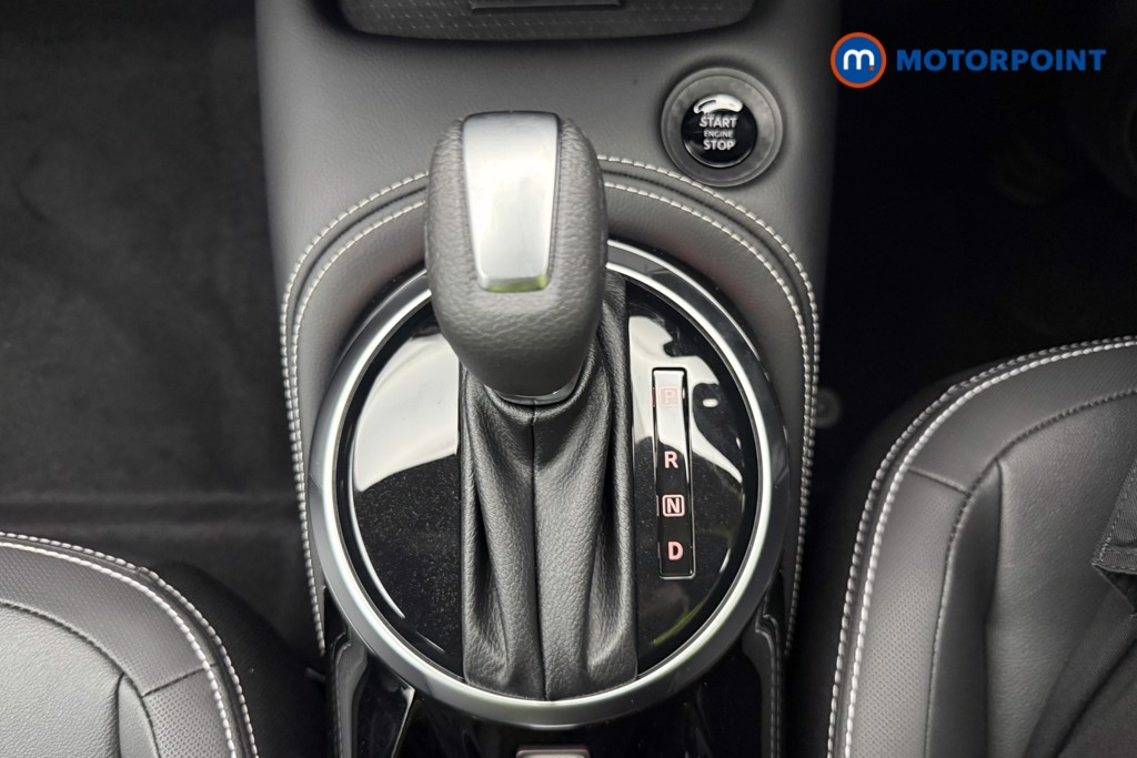 Nissan Juke Tekna Automatic Petrol SUV - Stock Number (1596698) - 9th supplementary image