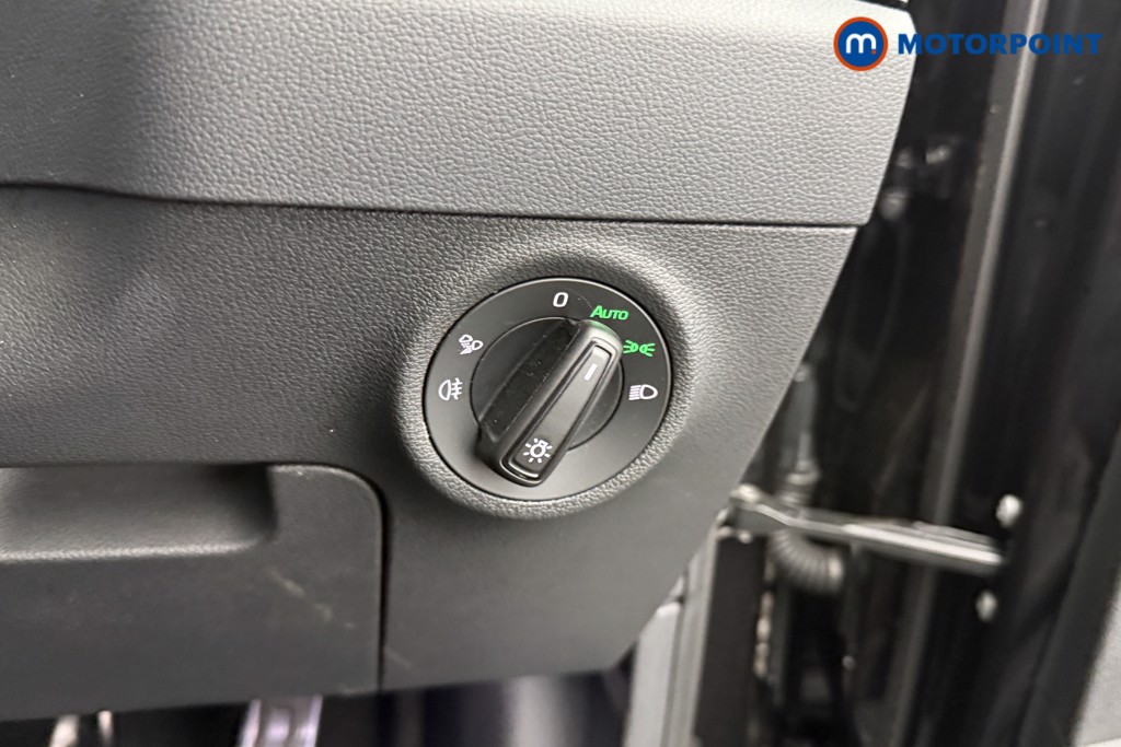 Skoda Karoq Sportline Edition Manual Petrol SUV - Stock Number (1596893) - 16th supplementary image