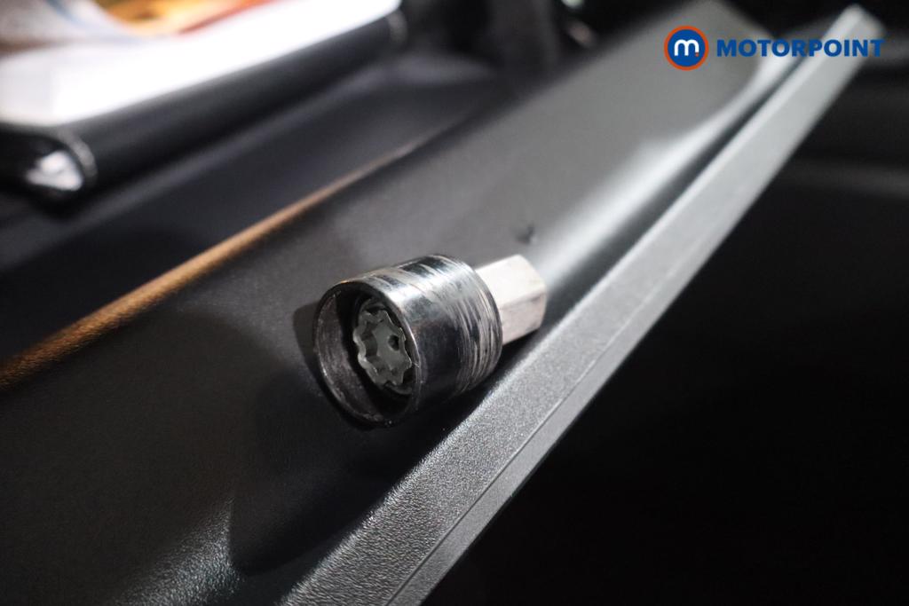 Mercedes-Benz A Class Amg Line Automatic Petrol Plug-In Hybrid Hatchback - Stock Number (1598244) - 14th supplementary image