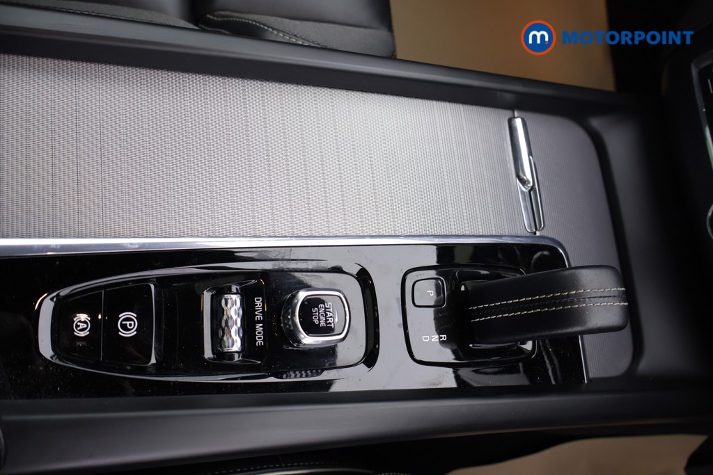 Volvo Xc60 R Design Pro Automatic Petrol SUV - Stock Number (1598859) - 9th supplementary image