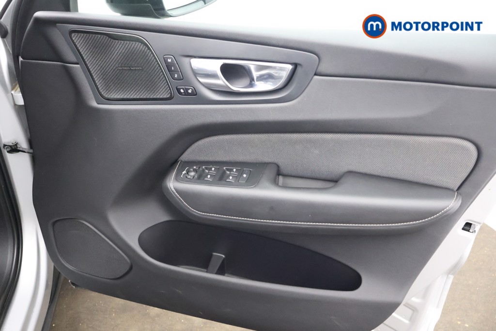 Volvo Xc60 R Design Pro Automatic Petrol SUV - Stock Number (1598859) - 12th supplementary image