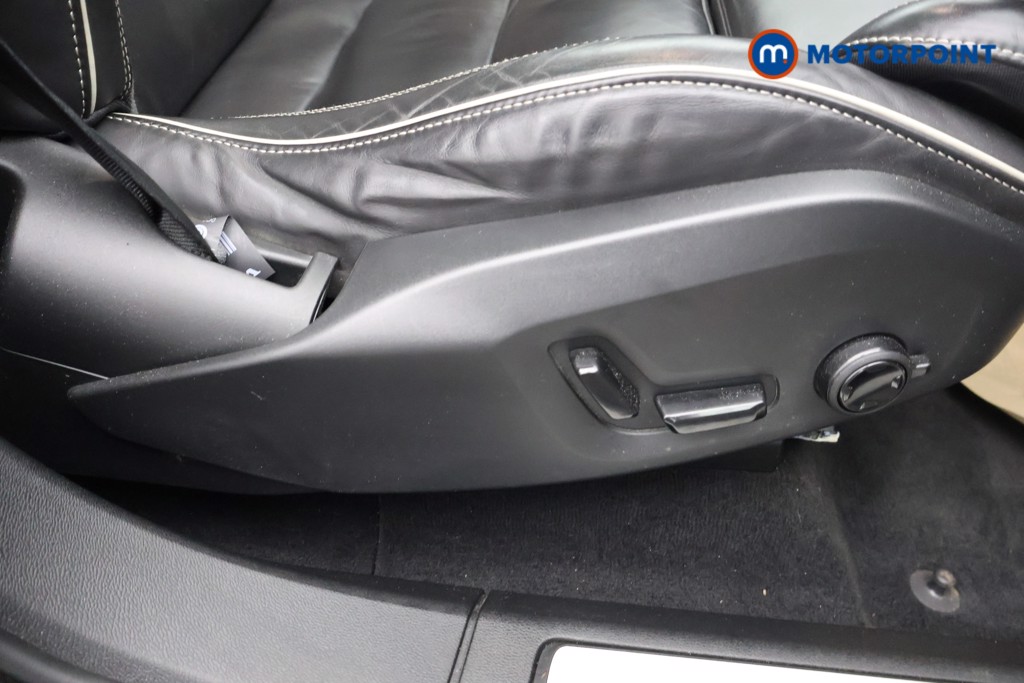 Volvo Xc60 R Design Pro Automatic Petrol SUV - Stock Number (1598859) - 15th supplementary image