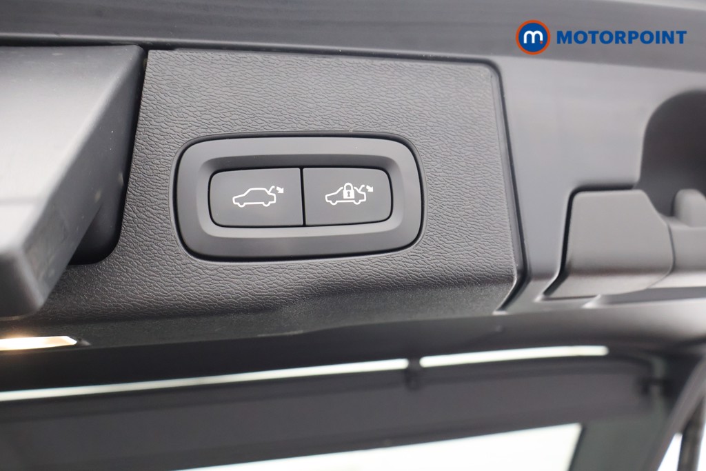 Volvo Xc60 R Design Pro Automatic Petrol SUV - Stock Number (1598859) - 20th supplementary image