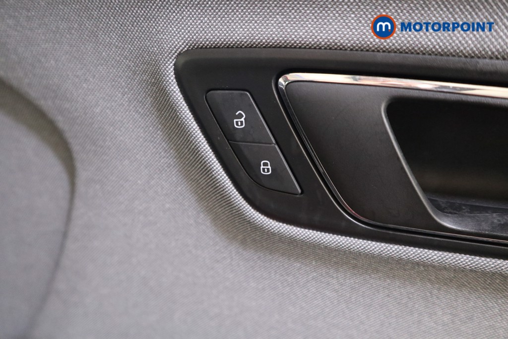 Seat Leon Se Dynamic Manual Petrol Estate - Stock Number (1599918) - 11th supplementary image