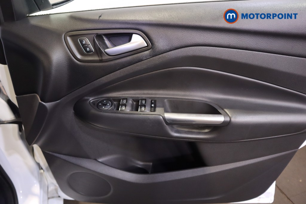 Ford Kuga St-Line Manual Petrol SUV - Stock Number (1600124) - 10th supplementary image