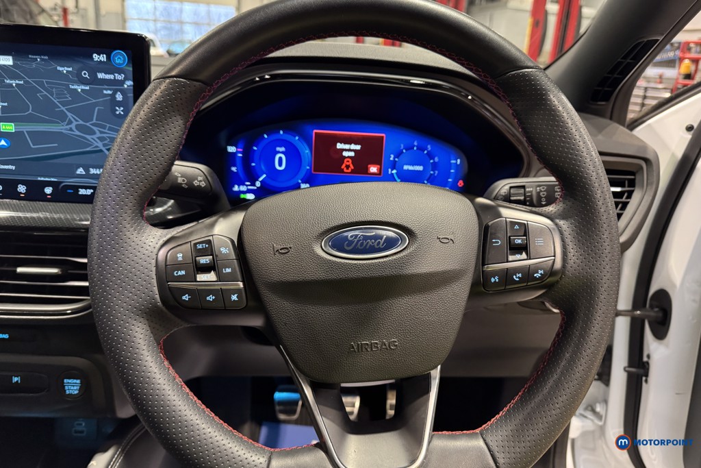 Ford Focus St-Line Vignale Manual Petrol Hatchback - Stock Number (1600433) - 7th supplementary image