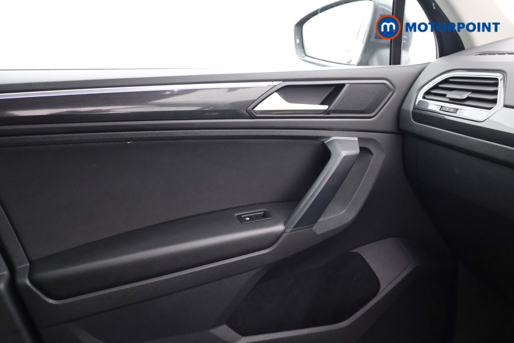 Volkswagen Tiguan Elegance Automatic Diesel SUV - Stock Number (1587616) - 13th supplementary image