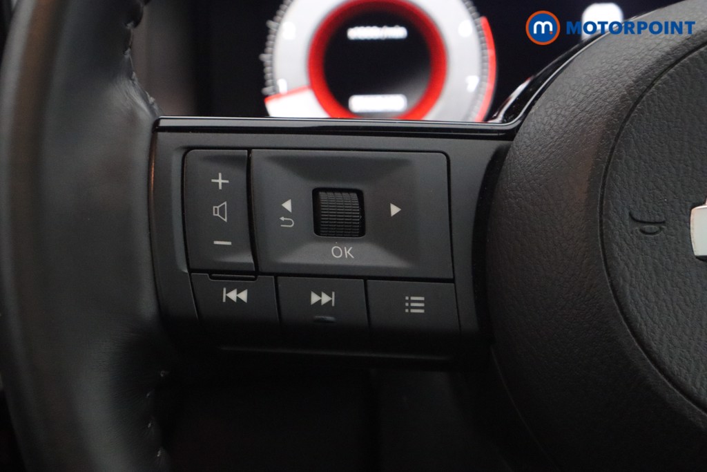 Nissan Qashqai Premiere Edition Manual Petrol SUV - Stock Number (1590597) - 9th supplementary image