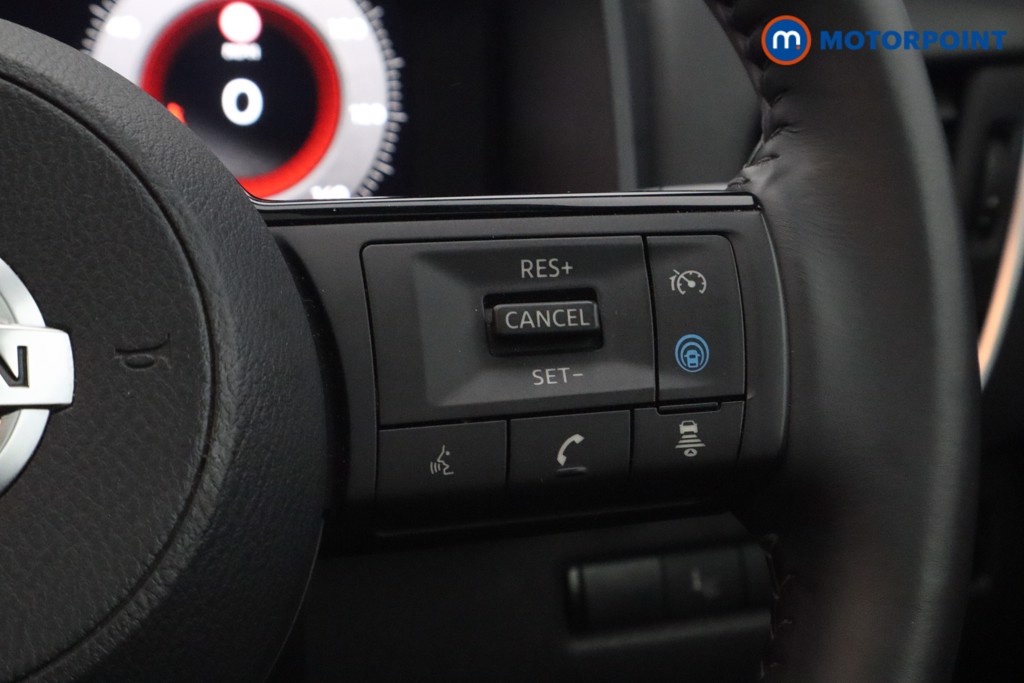 Nissan Qashqai Premiere Edition Manual Petrol SUV - Stock Number (1590597) - 10th supplementary image