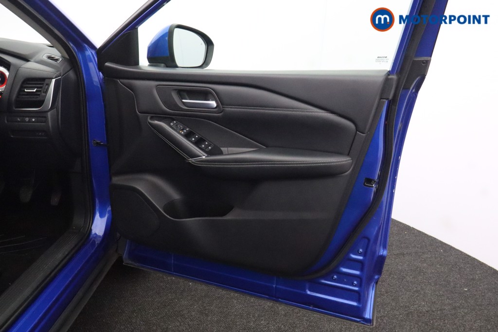 Nissan Qashqai Premiere Edition Manual Petrol SUV - Stock Number (1590597) - 12th supplementary image