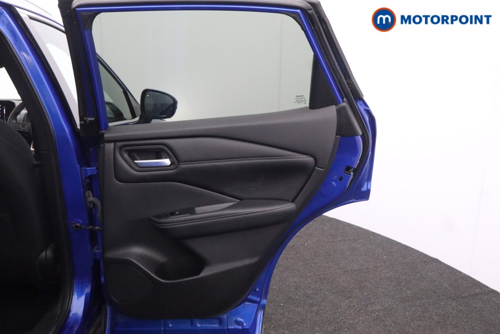 Nissan Qashqai Premiere Edition Manual Petrol SUV - Stock Number (1590597) - 18th supplementary image